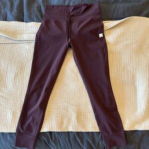 Vuori Daily Legging in Cerise sz M